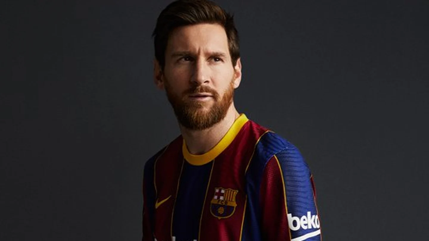 Lionel Messi, con la nueva camiseta del Barcelona Lionel Messi, con la nueva camiseta del Barcelona
