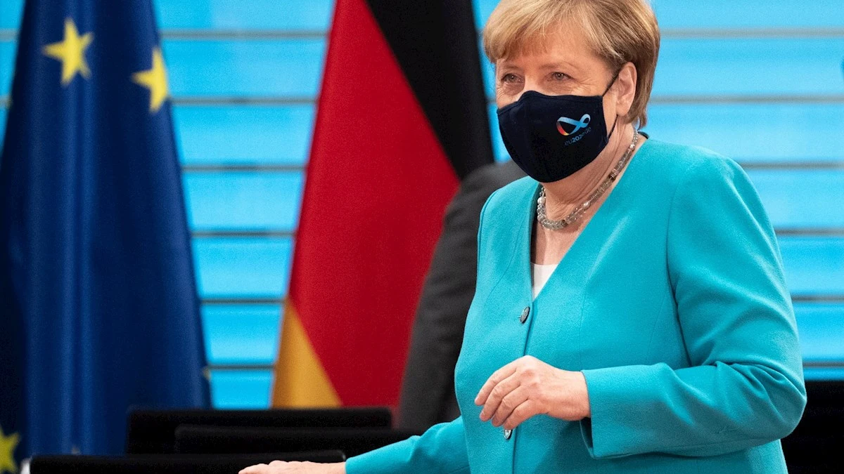 Imagen de archivo de Angela Merkel con mascarilla