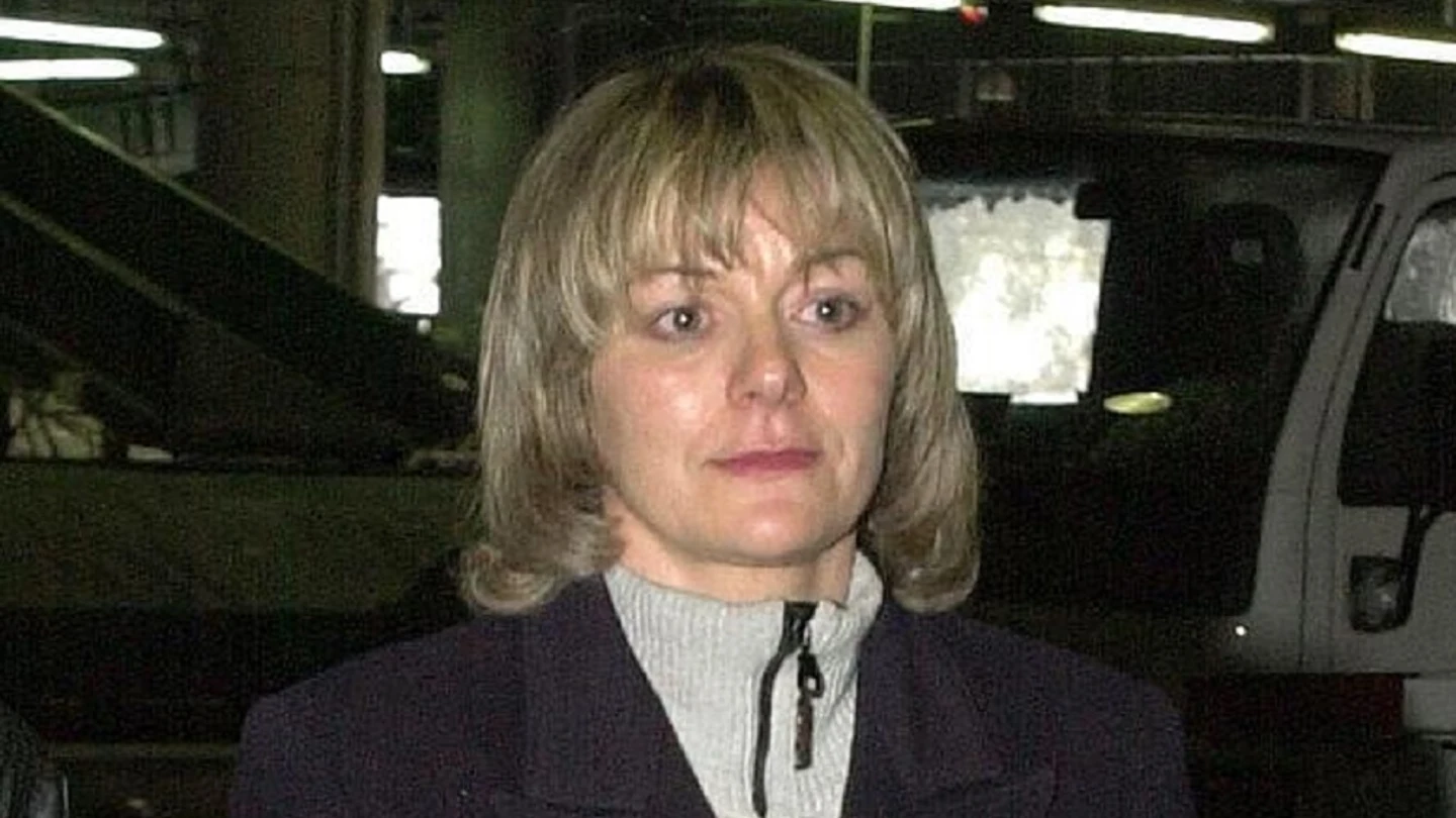 Carmen Guisasola en una imagen de 2001 durante su extradición a España desde Francia Carmen Guisasola en una imagen de 2001 durante su extradición a España desde Francia