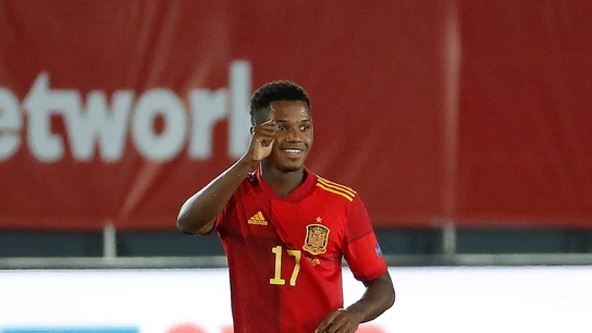Ansu Fati festeja un gol con España Ansu Fati festeja un gol con España