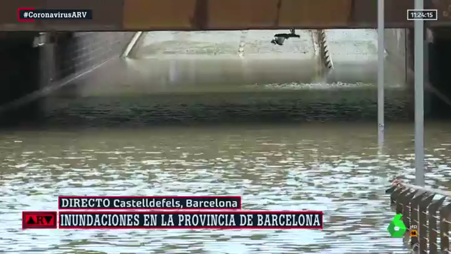 Inundaciones, caída de árboles y cortes en las líneas de tren: las imágenes de la DANA en Cataluña Inundaciones, caída de árboles y cortes en las líneas de tren: las imágenes de la DANA en Cataluña