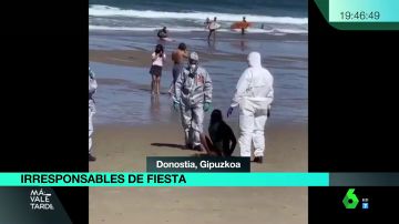 Detienen a una mujer positivo de coronavirus tras saltarse la cuarentena y huir de los agentes para surfear en Donostia