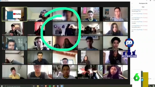 El impactante momento en el que entran a robar en la casa de una joven mientras está en una clase virtual: "¡Llamad a la Policía!" El impactante momento en el que entran a robar en la casa de una joven mientras está en una clase virtual: "¡Llamad a la Policía!"
