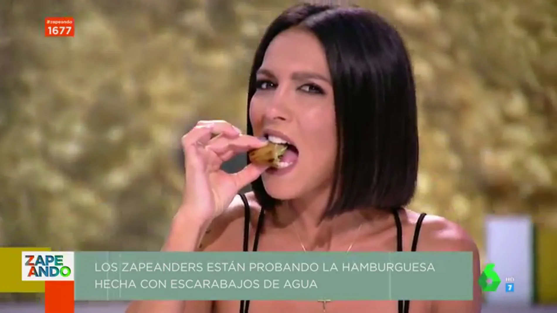 La sorprendente reacción de Lorena Castell al comer en pleno directo escarabajos: "Es como si te comieras una uña"