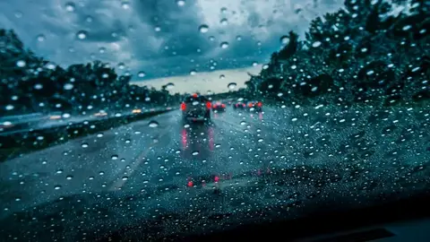 Si la lluvia es muy fuerte, es mejor no coger el coche DANA