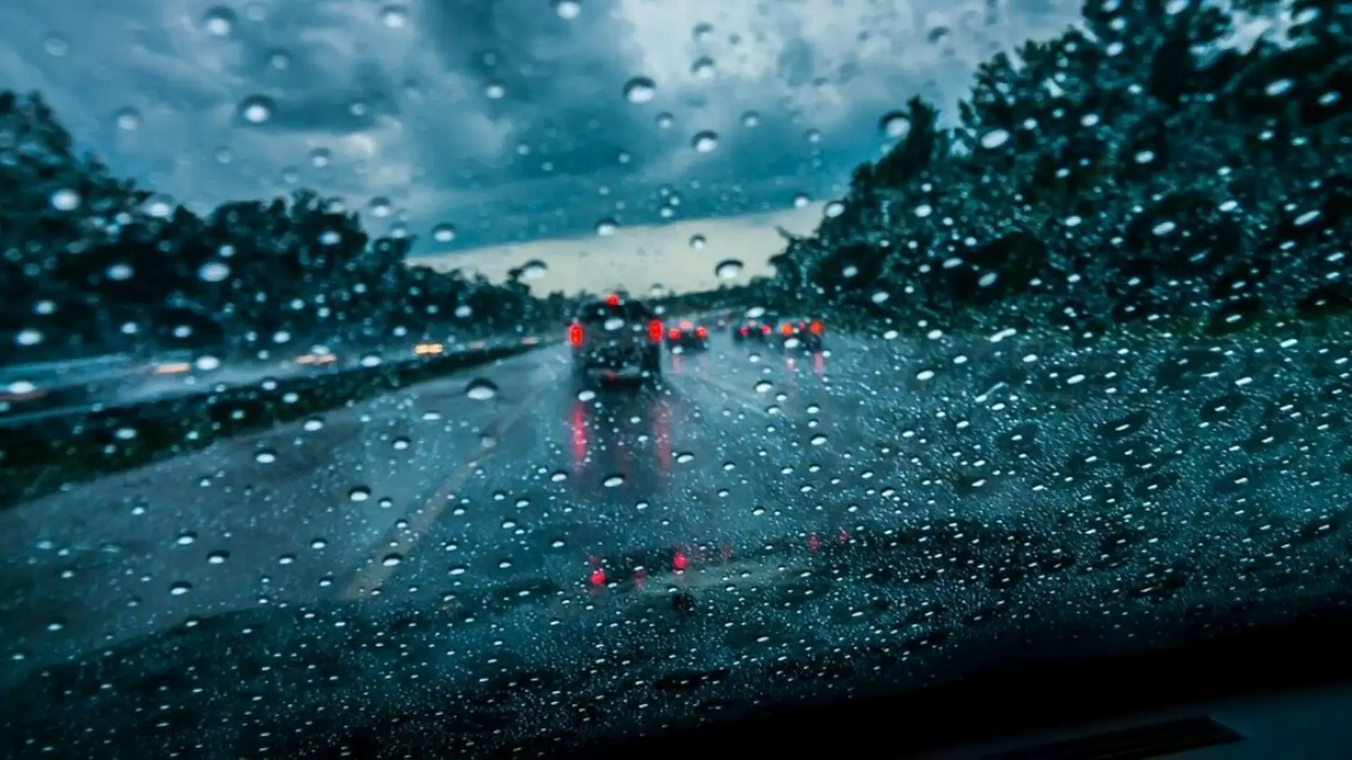 Si la lluvia es muy fuerte, es mejor no coger el coche