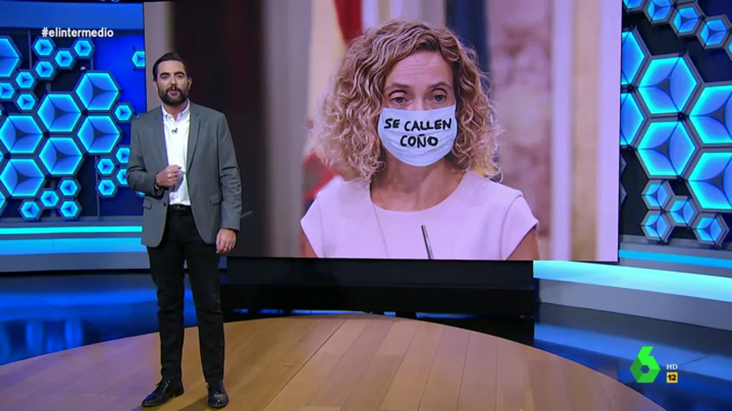 El Congreso, la nueva pasarela de los 'fashion victim' de las mascarillas: "Había hasta una patriótica rococó" El Congreso, la nueva pasarela de los 'fashion victim' de las mascarillas: "Había hasta una patriótica rococó"