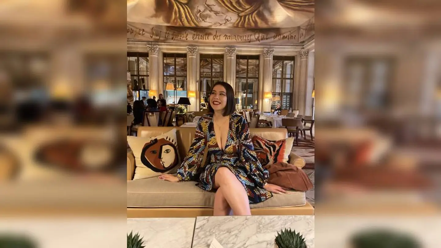 El Museo de Orsay niega la entrada a una mujer por llevar demasiado escote El Museo de Orsay niega la entrada a una mujer por llevar demasiado escote