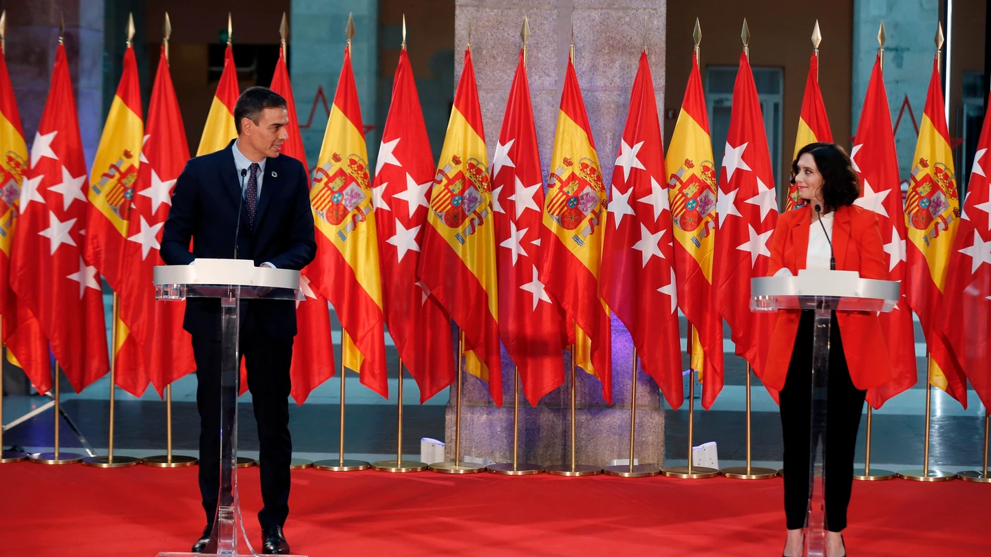 La presidenta de la Comunidad de Madrid, Isabel Díaz Ayuso, y el jefe del Gobierno, Pedro Sánchez La presidenta de la Comunidad de Madrid, Isabel Díaz Ayuso, y el jefe del Gobierno, Pedro Sánchez
