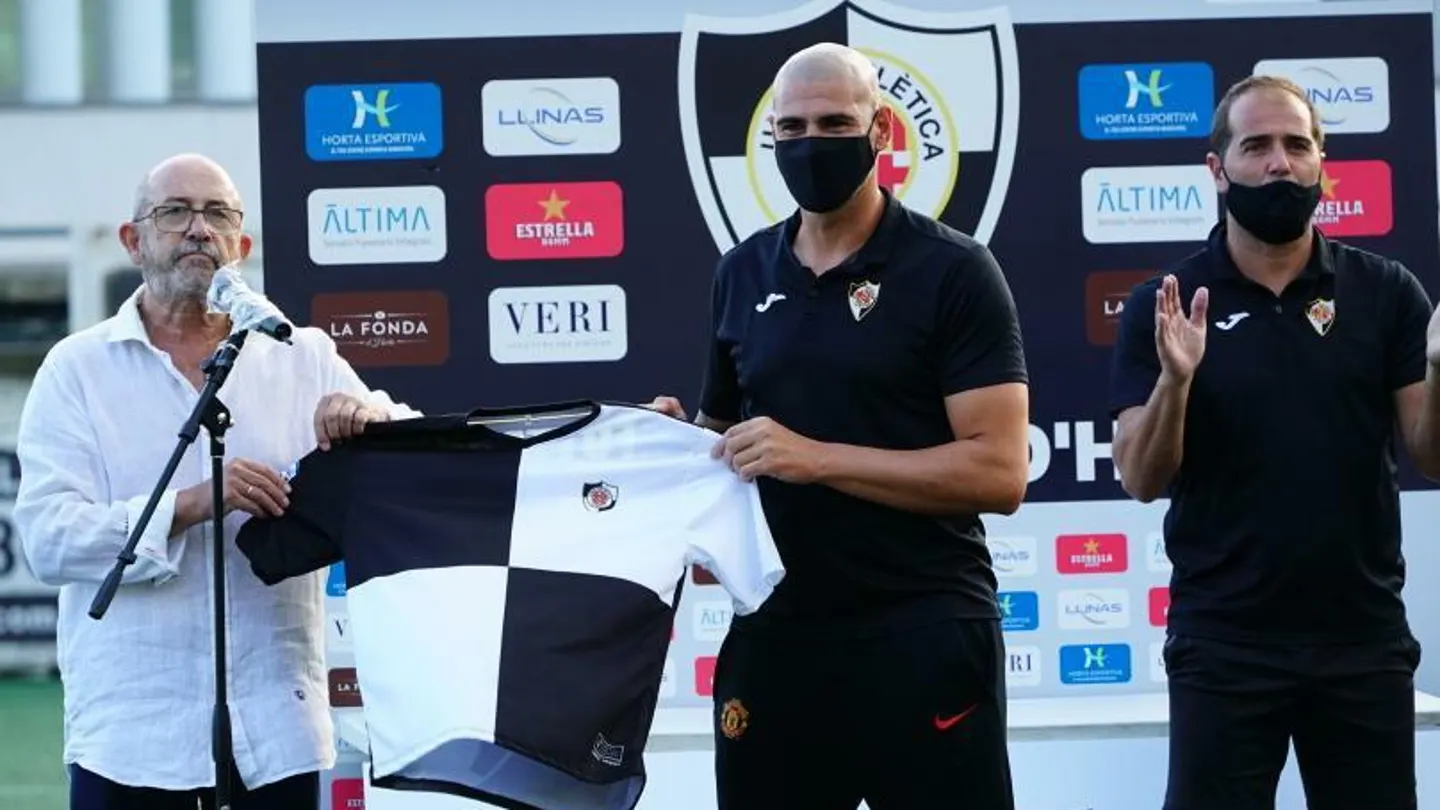 Víctor Valdés, entrenador del Unió Atlètica d'Horta Víctor Valdés, entrenador del Unió Atlètica d'Horta