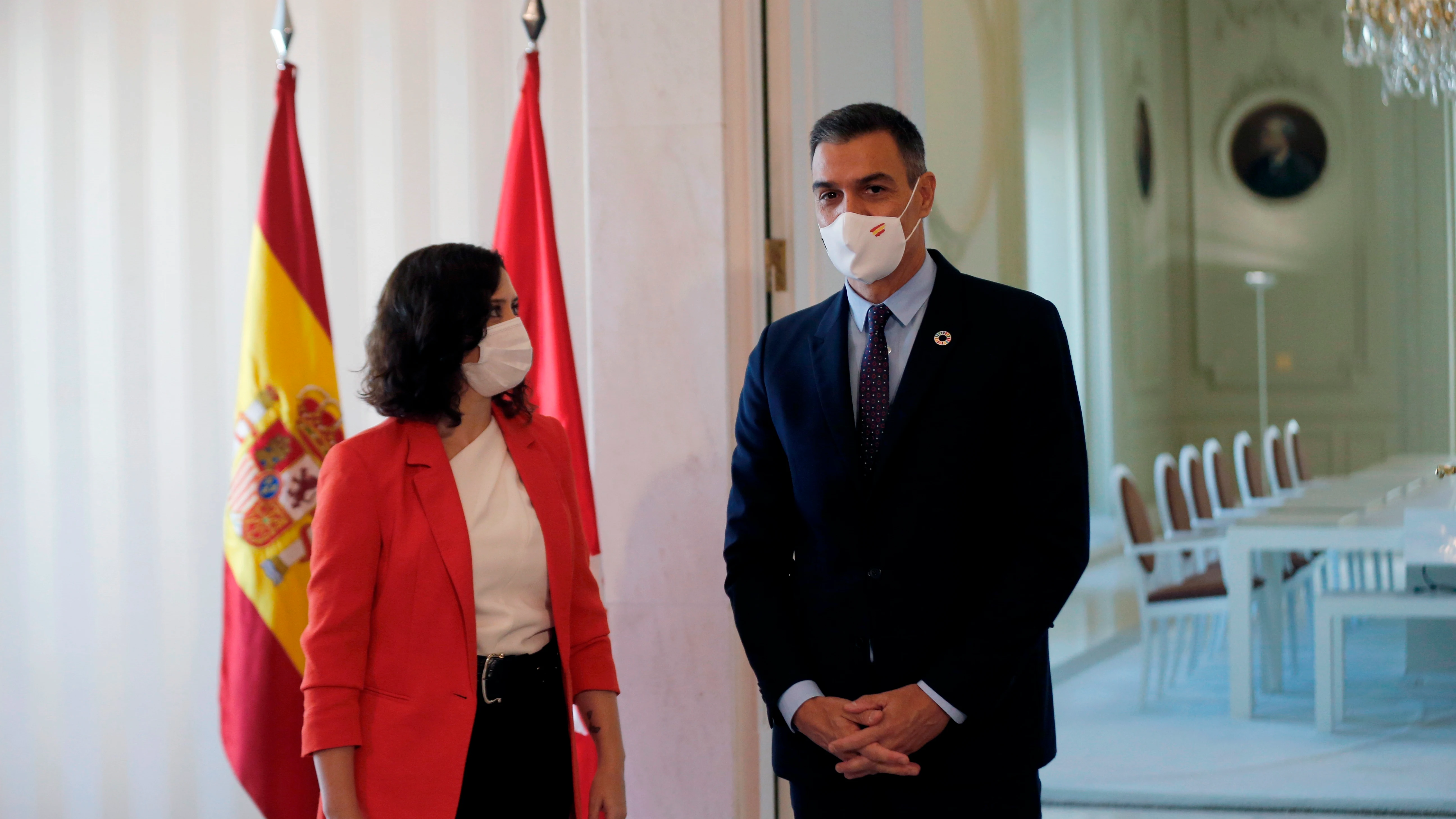 Pedro Sánchez e Isabel Díaz Ayuso se reúnen en la Puerta del Sol de Madrid