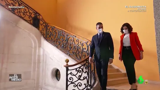 Vídeo manipulado - El micro abierto de Pedro Sánchez en su reunión con Ayuso: "Eres una niña muy rara" Vídeo manipulado - El micro abierto de Pedro Sánchez en su reunión con Ayuso: "Eres una niña muy rara"