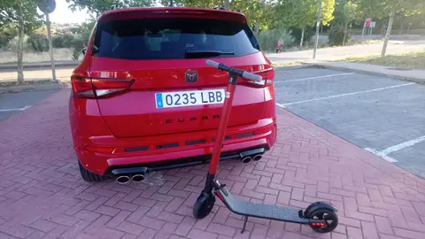 Cupra Ateca y Patinete SEAT Cupra Ateca y Patinete SEAT