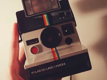 Una Polaroid como la que evoca el icono clásico de Instagram Una Polaroid como la que evoca el icono clásico de Instagram