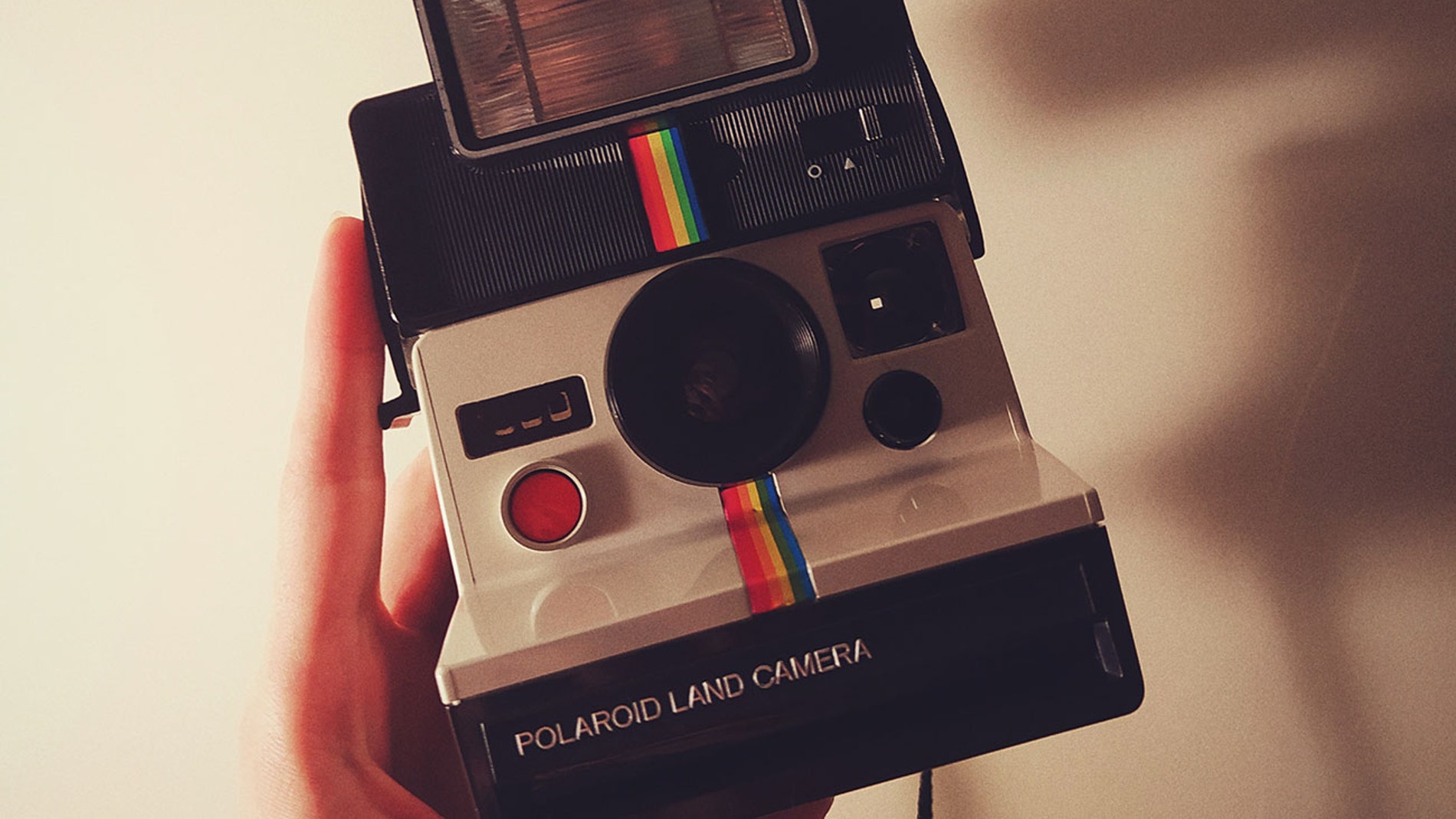 Una Polaroid como la que evoca el icono clásico de Instagram