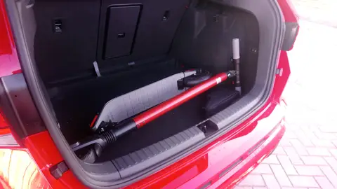 Cupra Ateca y patinete SEAT Cupra Ateca y patinete SEAT