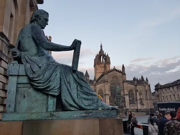 Estatua David Hume Estatua David Hume