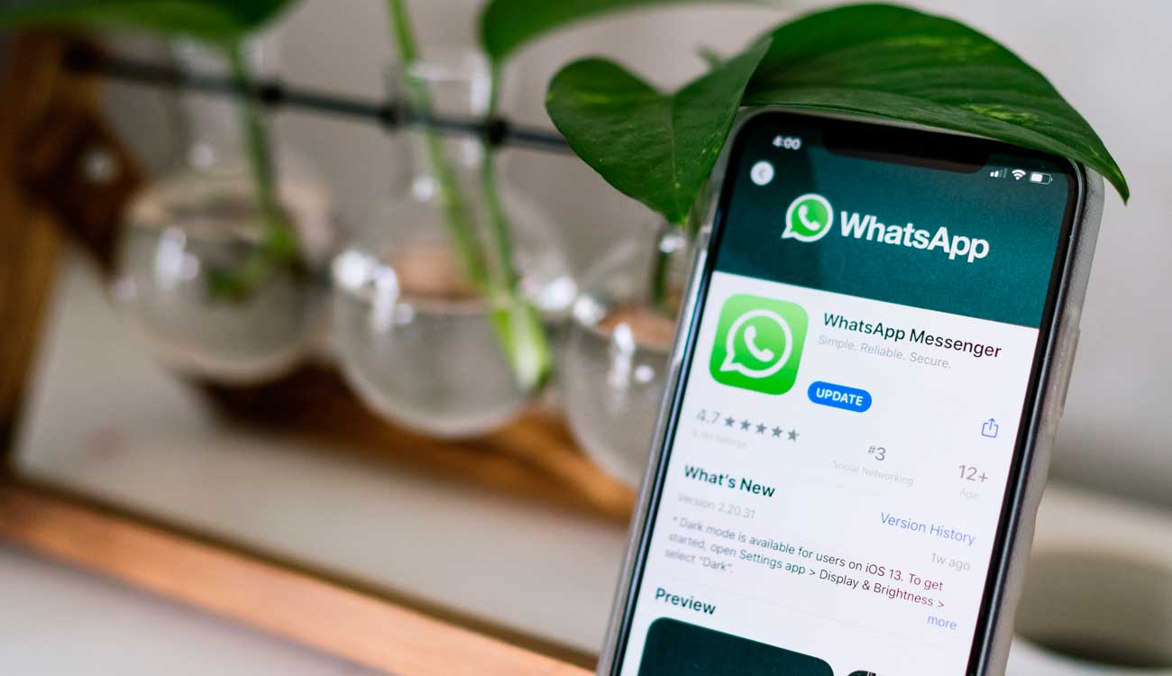 Revisar los mensajes destacados de un contacto