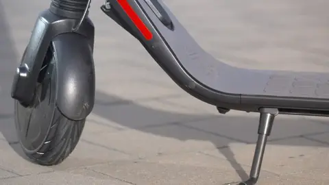 SEAT MÓ eKickScooter 25 SEAT MÓ eKickScooter 25