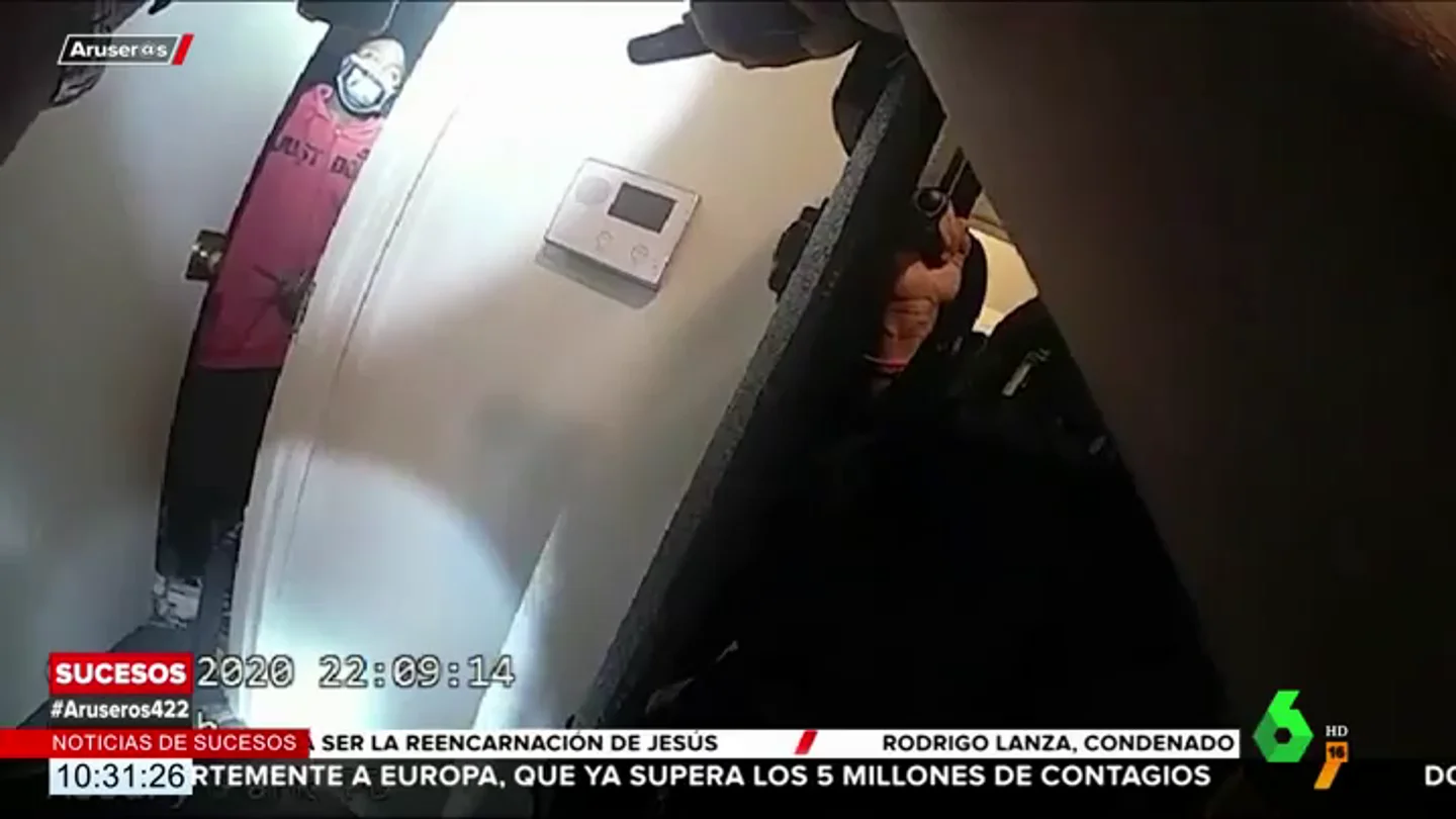 Las impactantes imágenes del asesinato a tiros de un hombre a manos de la policía en Nueva Jersey Las impactantes imágenes del asesinato a tiros de un hombre a manos de la policía en Nueva Jersey