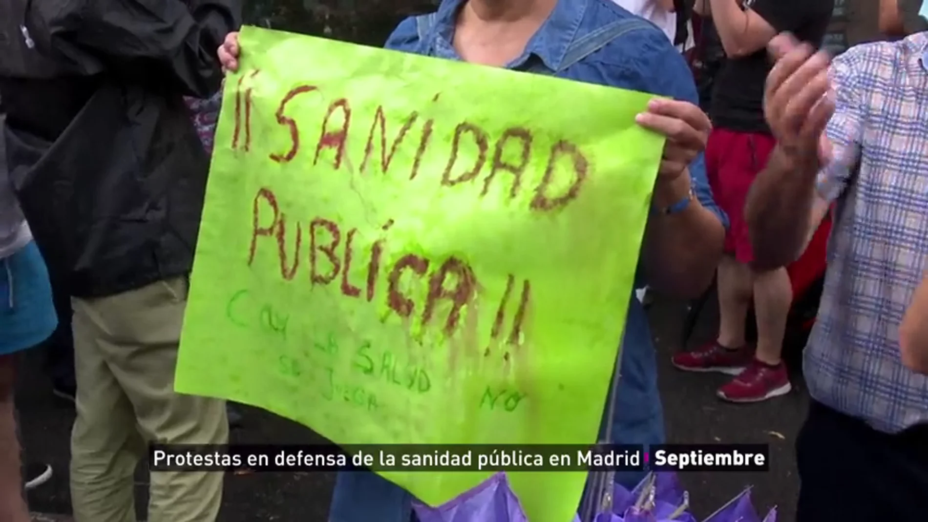 España, escenario de décadas de protestas en defensa de una sanidad pública desbordada por la Covid-19