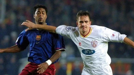 Emre Asik, emparejado con Patrick Kluivert Emre Asik, emparejado con Patrick Kluivert