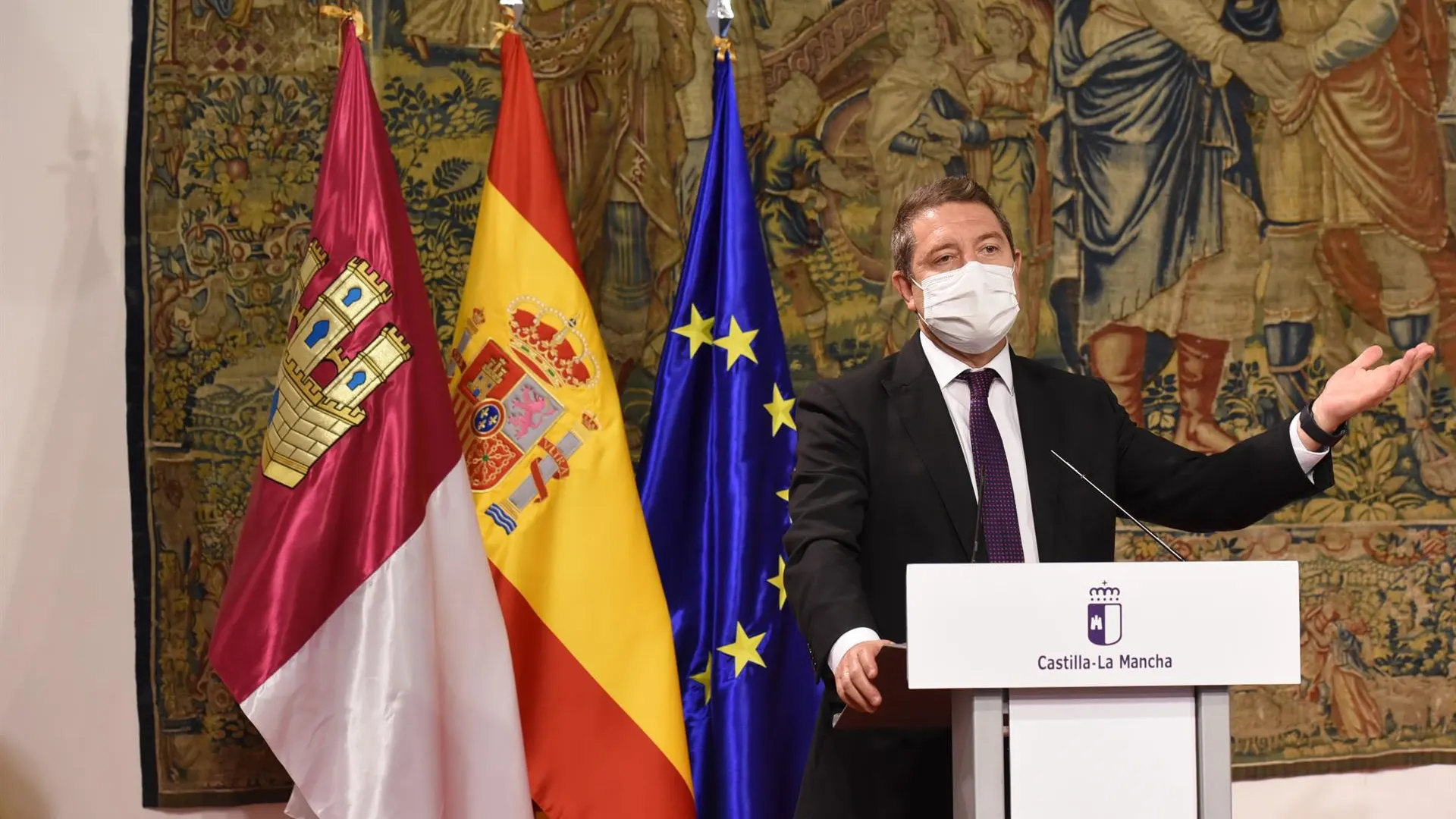 Emiliano García Page durante la rueda de prensa en Toledo