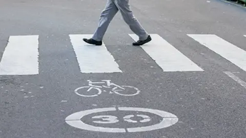 Paso de cebra en ciudad Paso de cebra en ciudad