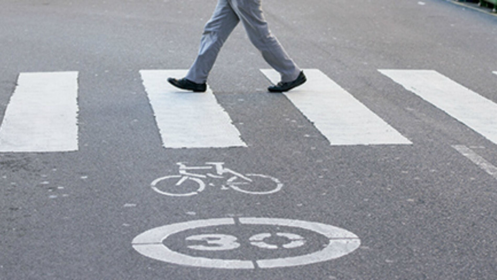 Paso de cebra en ciudad