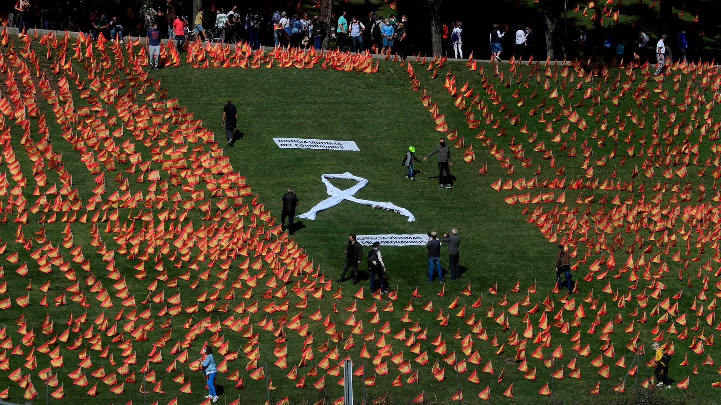Imagen de las más de 50.000 banderas de España en el Parque Roma de Madrid Imagen de las más de 50.000 banderas de España en el Parque Roma de Madrid
