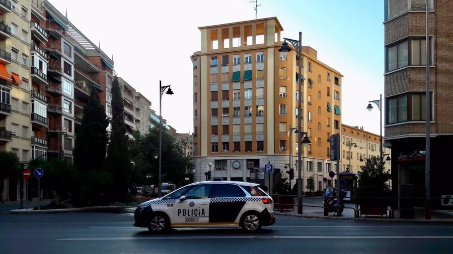 Imagen de un vehículo de la Policía Local de Logroño