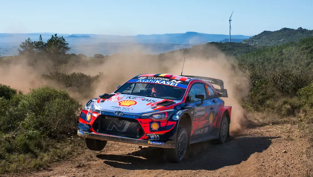 Thierry Neuville es tercer por delante de los Toyota 