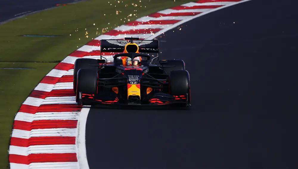 Max Verstappen finalmente no pudo batir a los Mercedes- Fuente