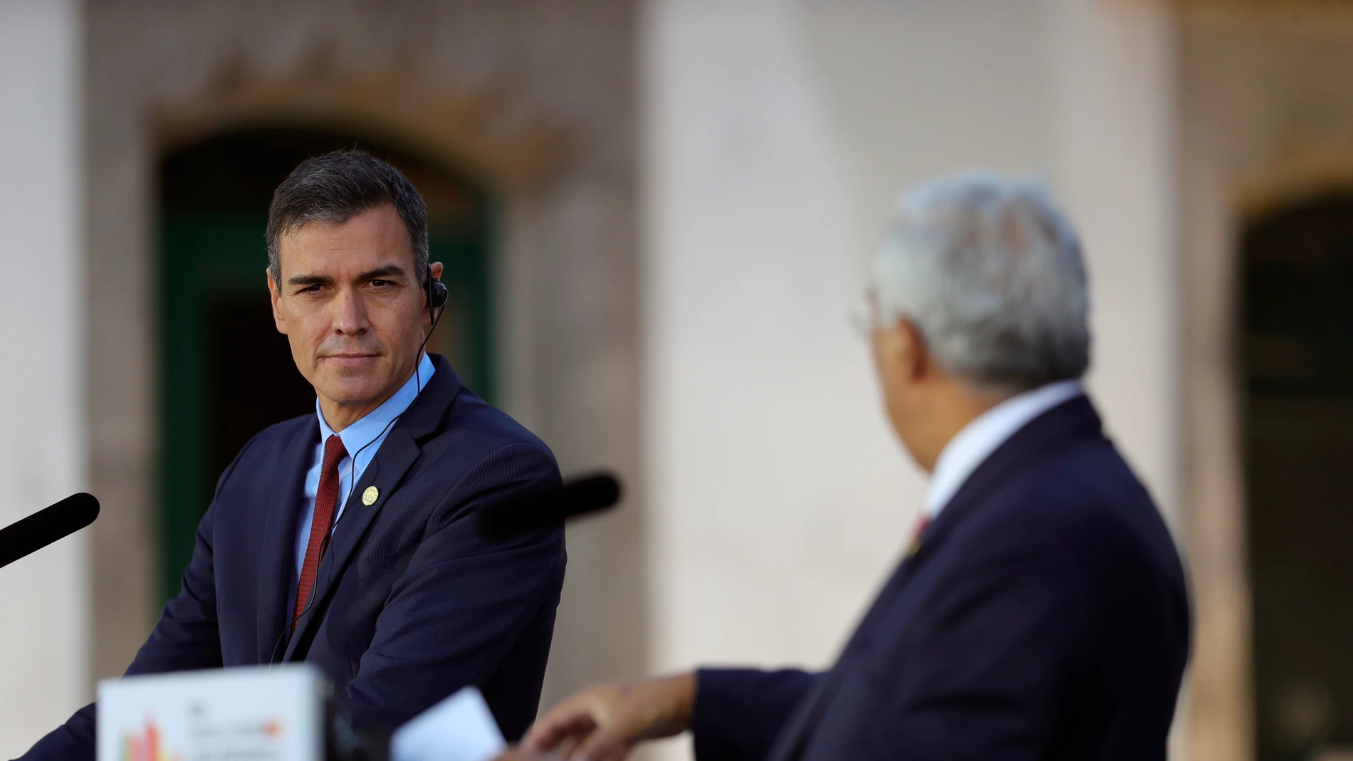 El presidente del Gobierno, Pedro Sánchez, y el primer ministro portugués, António Costa