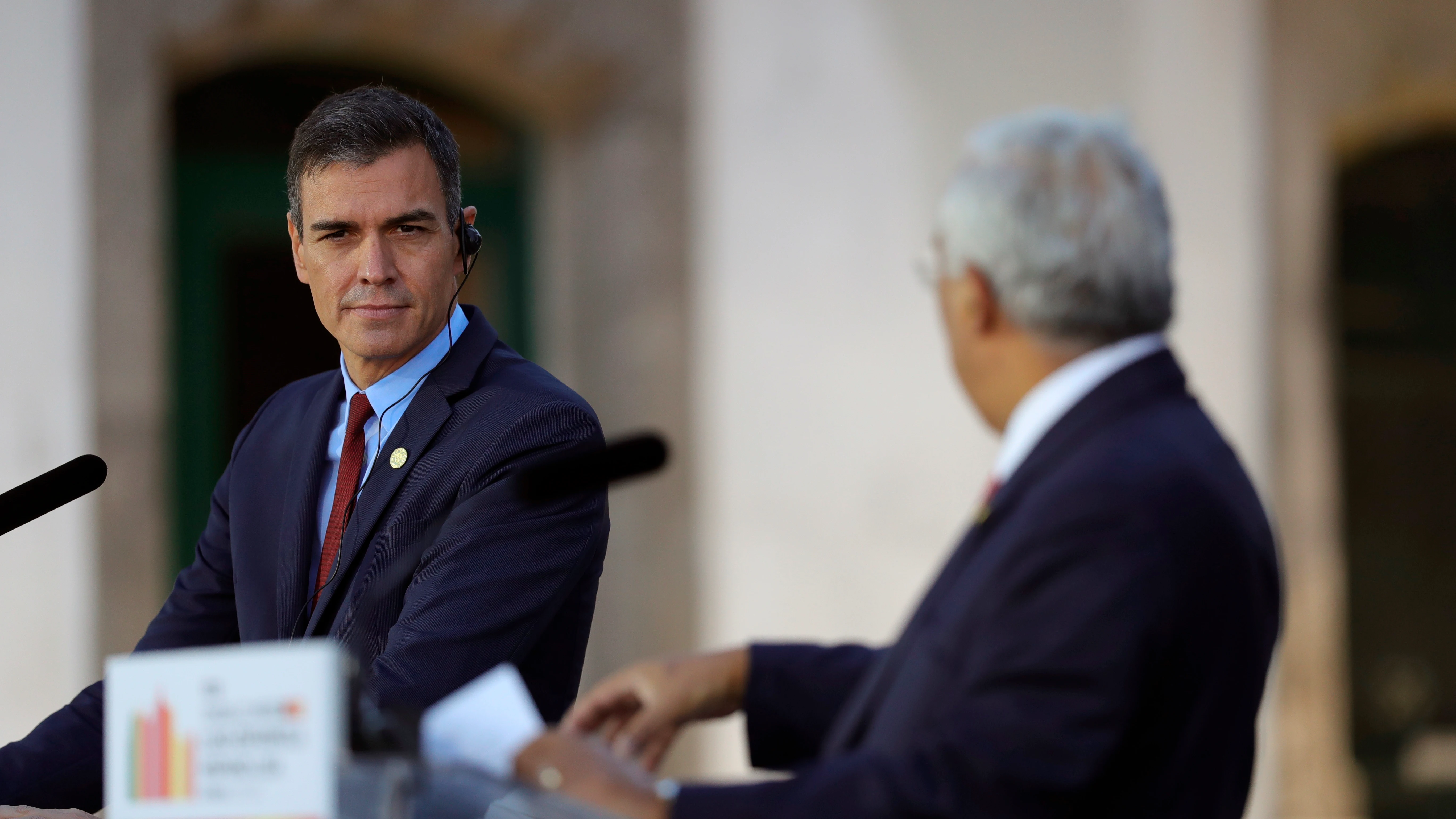 El presidente del Gobierno, Pedro Sánchez, y el primer ministro portugués, António Costa
