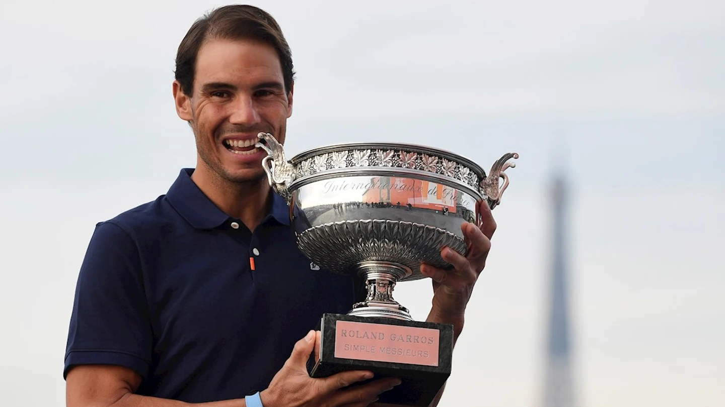 Nadal, con el Roland Garros en la Torre Eiffel Nadal, con el Roland Garros en la Torre Eiffel