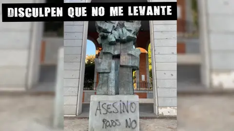 La estatua de Largo Caballero en Madrid, vandalizada con pintadas de 'Asesino' y 'Rojos no' La estatua de Largo Caballero en Madrid, vandalizada con pintadas de 'Asesino' y 'Rojos no'