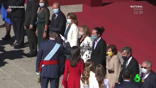El análisis de Wyoming el "tenso" saludo de Pablo Iglesias al rey Felilpe VI: "Estará pensando, 'que le salude su padre'" El análisis de Wyoming el "tenso" saludo de Pablo Iglesias al rey Felilpe VI: "Estará pensando, 'que le salude su padre'"