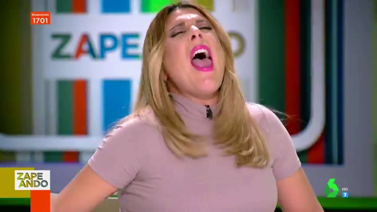 Valeria Ros lo da todo cantando 'Mamma Mia' en pleno directo de Zapeando Valeria Ros lo da todo cantando 'Mamma Mia' en pleno directo de Zapeando
