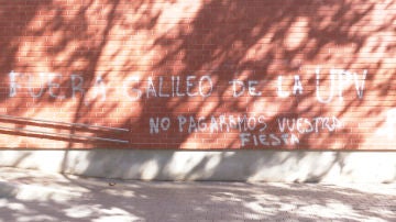 Pintada aparecida en el colegio mayor Galileo Galilei de Valencia