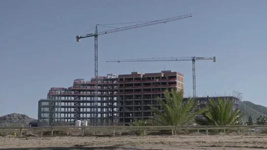 La Manga del Mar Menor, uno de los mayores desastres urbanísticos del litoral español: "¡Es una aberración!" La Manga del Mar Menor, uno de los mayores desastres urbanísticos del litoral español: "¡Es una aberración!"
