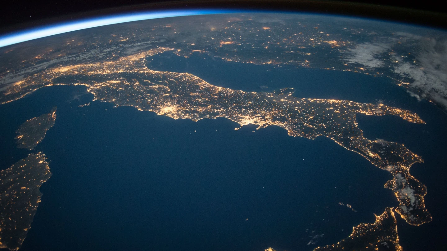 La Tierra desde el espacio La Tierra desde el espacio
