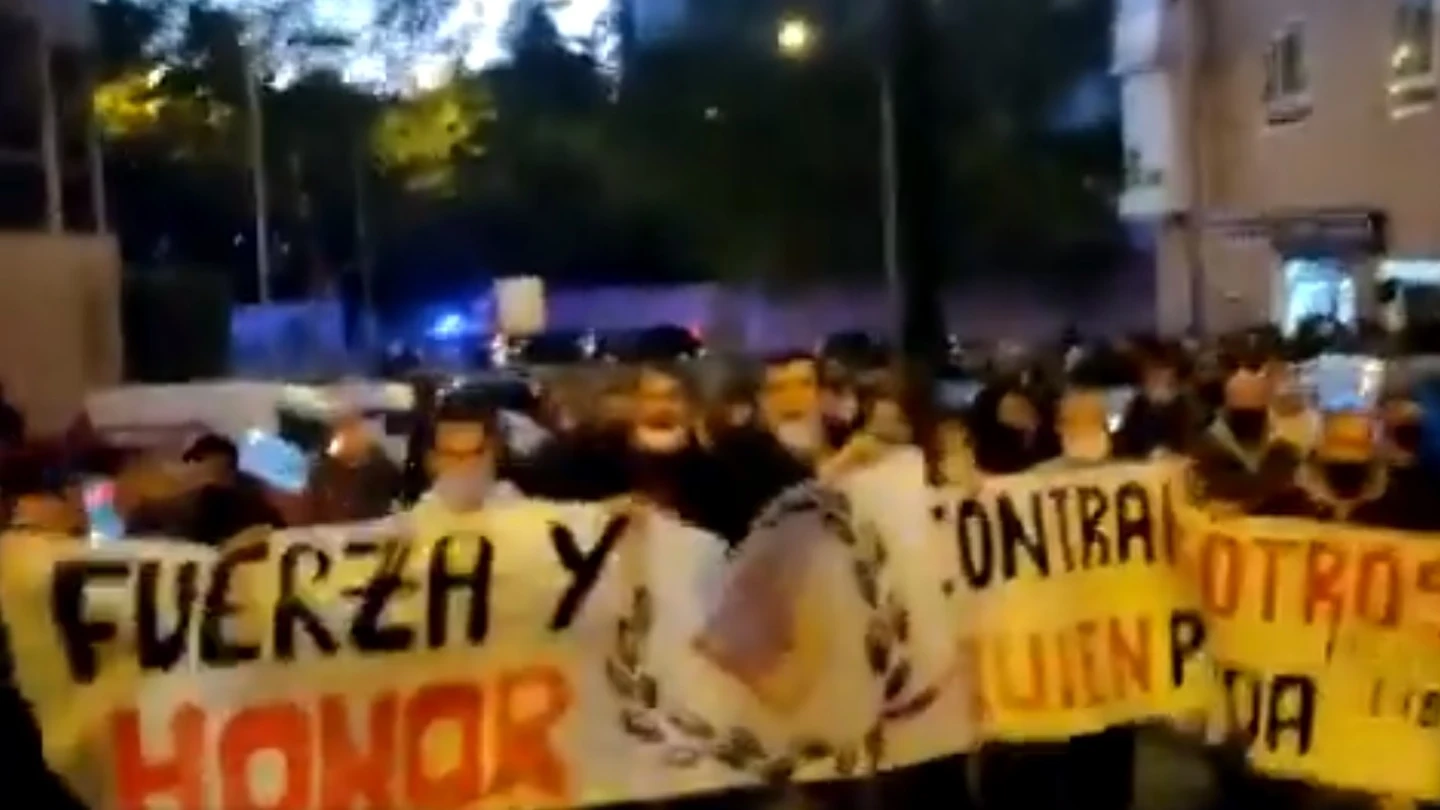 Imagen de las pancartas en la protesta de San Blas. Imagen de las pancartas en la protesta de San Blas.