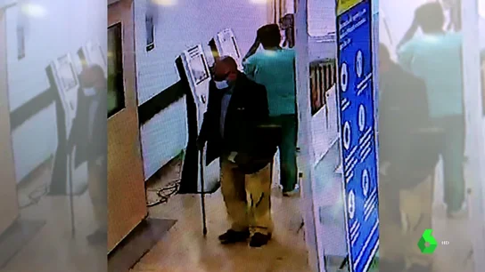 Habla el hijo de Manuel, el anciano hallado muerto en un baño del Vall d'Hebron: "¿Cómo es posible que pudiera estar allí 48 horas?" Habla el hijo de Manuel, el anciano hallado muerto en un baño del Vall d'Hebron: "¿Cómo es posible que pudiera estar allí 48 horas?"