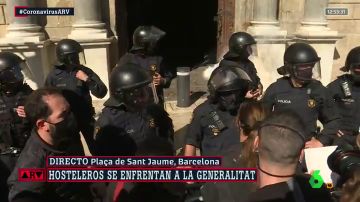 Lanzan huevos y platos contra la sede del Govern en la protesta de la hostelería contra el cierre en Cataluña