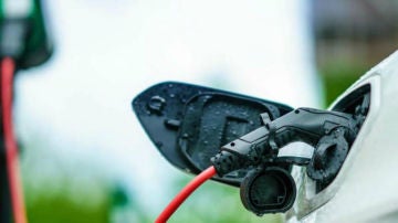 ¿Por qué España no tiene una red de recarga más amplia para los coches eléctricos?