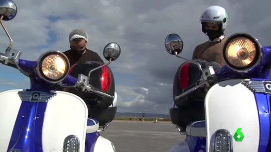 Propietarios de Moter, una empresa de alquiler de motos gallega Propietarios de Moter, una empresa de alquiler de motos gallega