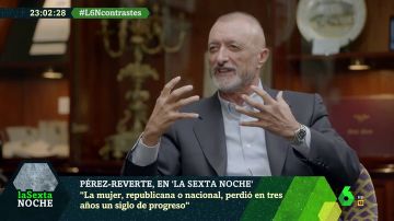 Pérez-Reverte llama "analfabetos políticos" a los dirigentes: "Manejan con alegría conceptos muy peligrosos"