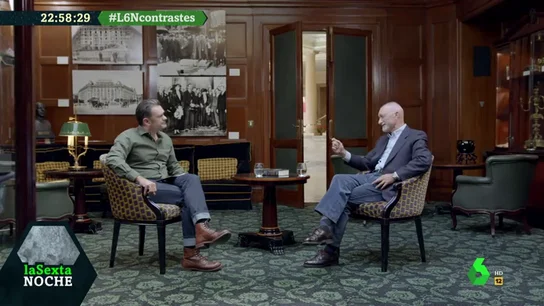 El motivó que animó a Pérez-Reverte a escribir 'Línea de Fuego': "Los partidos utilizan la guerra civil de manera peligrosa" El motivó que animó a Pérez-Reverte a escribir 'Línea de Fuego': "Los partidos utilizan la guerra civil de manera peligrosa"