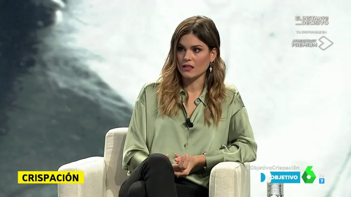 Elvira Sastre explica su relación de "amor tóxico" con la política: "Los ataques de estos años no los recuerdo de antes y me dan pena" Elvira Sastre explica su relación de "amor tóxico" con la política: "Los ataques de estos años no los recuerdo de antes y me dan pena"